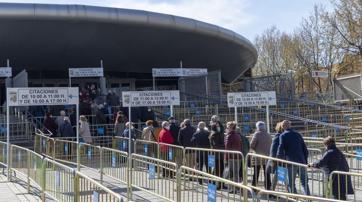 Castilla y León mantiene la tendencia al alza: suma 443 nuevos casos y dos fallecidos más en sus hospitales