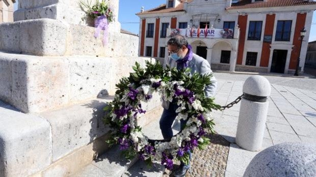 Vigilia comunera y ofrenda floral sin público para conmemorar el Día de Castilla y León en Villalar