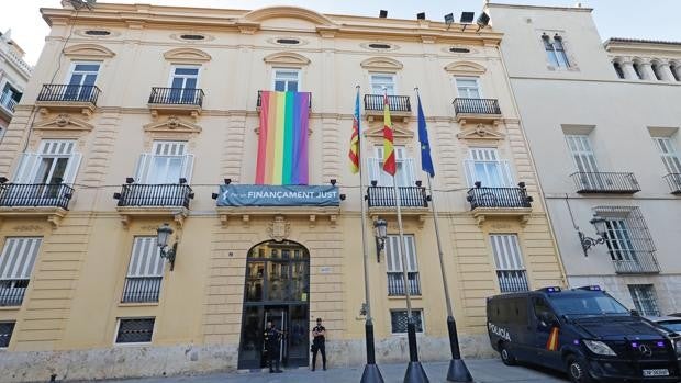 Condenan a la Diputación de Valencia por cubrir puestos de trabajo con becarios a cargo de PSOE y Compromís