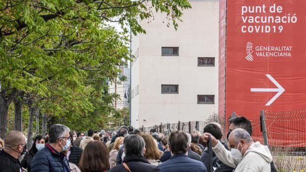 La Comunidad Valenciana inicia la vacunación masiva el lunes en cuatro 'vacunódromos' y 48 centros de salud