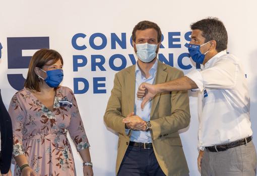 Isabel Bonig, Pablo Casado y Carlos Mazón, en el congreso del PP alicantino celebrado en junio del año pasado