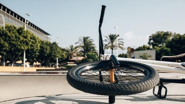 Hospitalizado un niño de 12 años tras caer con su bicicleta en Marchamalo