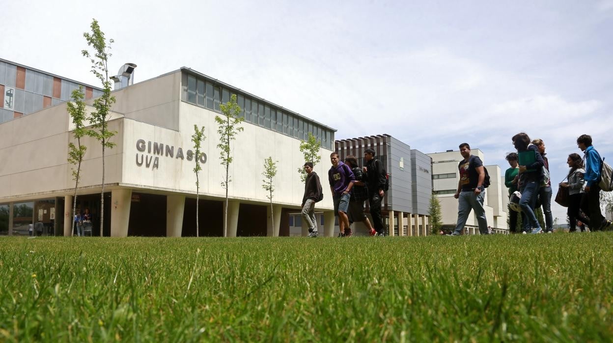 Estudiantes en la Universidad de Valladolid en una imagen de archivo