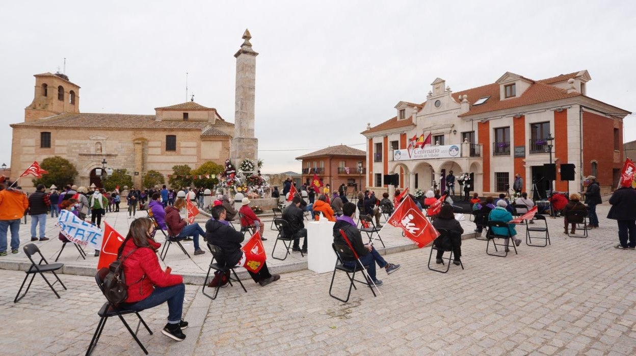 Imagen de la plaza de la localidad de Villalar de los Comuneros durante la celebración de los actos del Día de Castilla t León de 2021