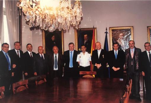 De izquierda a derecha: García Castaño, José Luis Olivera, Carlos Rubio, Enrique de Federico, Agustín Linares, Pedro Díaz-Pintado, Miguel Ángel Fernández-Chico, Villarejo, Juan Antonio González, Miguel Valverde y Carlos Salamanca