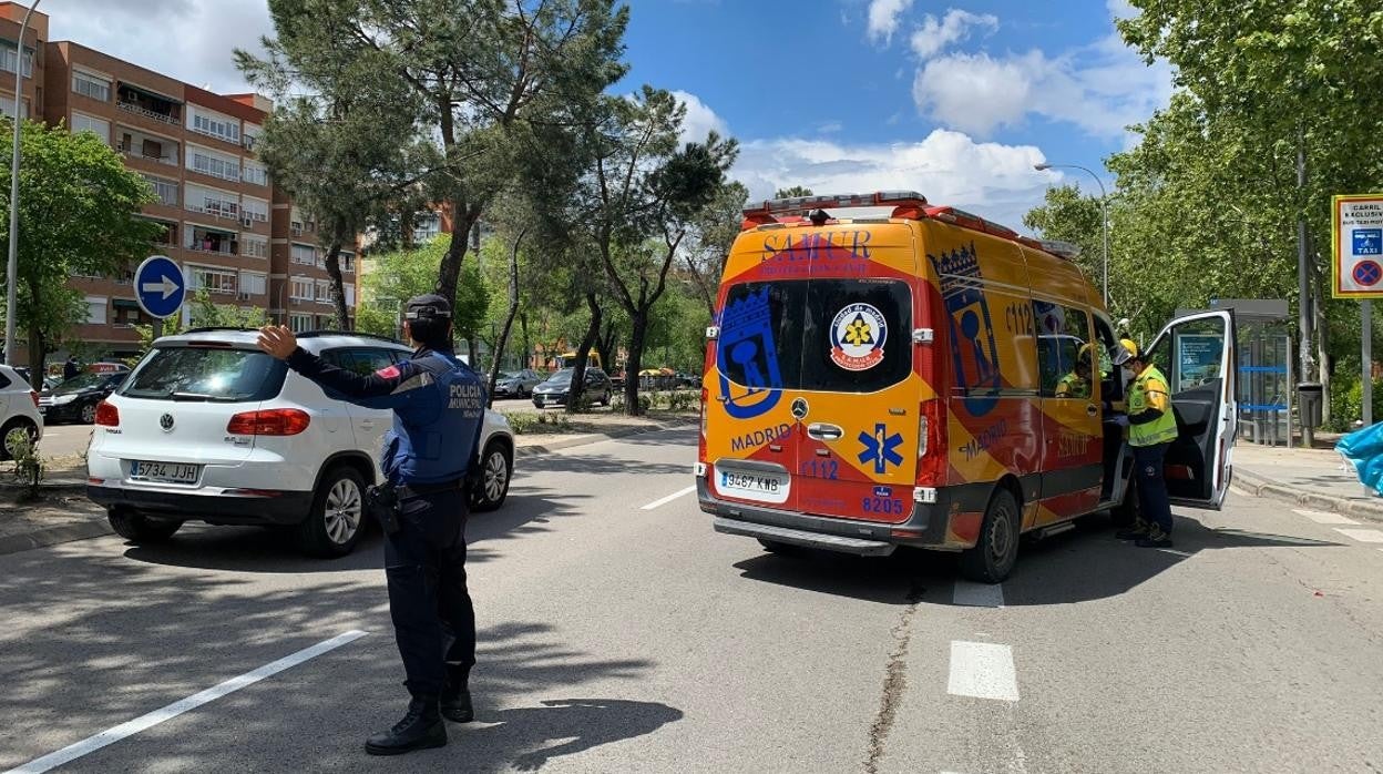 Los servicios de emergencias, en el lugar del accidente