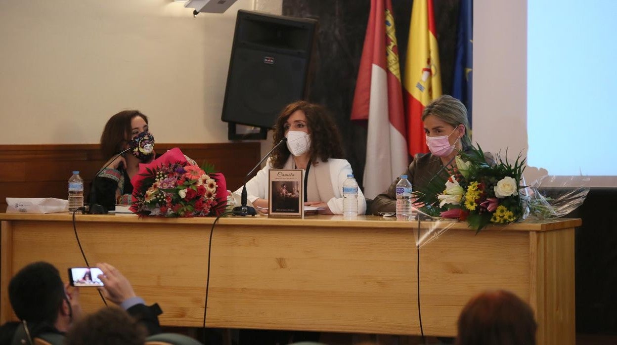 Mar G. Illan, Macarena Alonso y Milagros Tolón