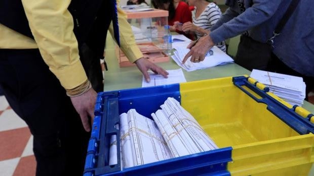 El PP pide a la Junta Electoral que compruebe que Correos cumple con la legalidad en el voto por correo