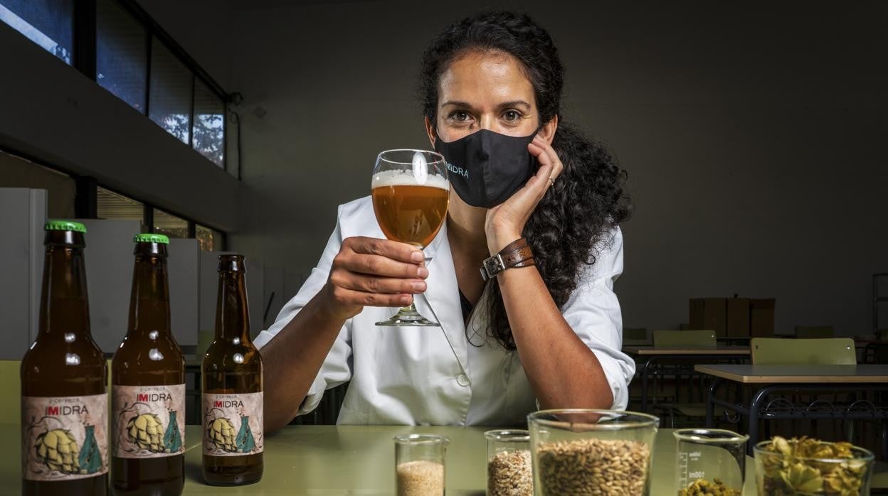 Luz Mauro, en la instalación del IES Escuela La Vid, donde lleva a cabo sus ensayos
