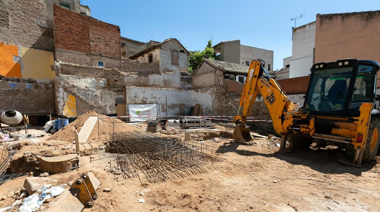 El solar de la calle Honda en el que han aparecido las dos bóvedas pertenecientes al anfiteatro
