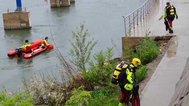 Tercer día de búsqueda del niño de 13 años engullido por el Ebro en Zaragoza