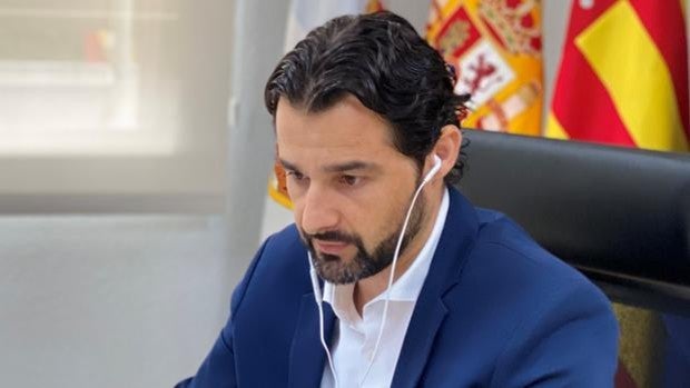 Eduardo Dolón insta al alcalde de Alcoy a «dejar de dar lecciones» de gestión mientras su ciudad se empobrece