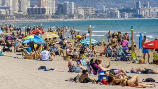 La afluencia de turistas a Valencia en el primer fin de semana sin cierre perimetral no aumenta las multas
