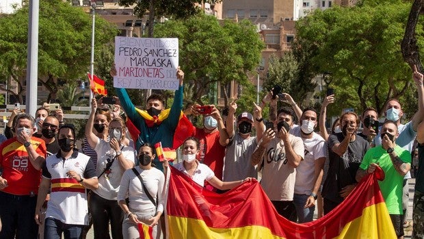 Sánchez y Marlaska, recibidos con abucheos y peticiones de dimisión en Ceuta