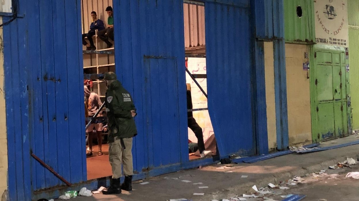 Una de las naves con menores en el polígono industrial de Ceuta