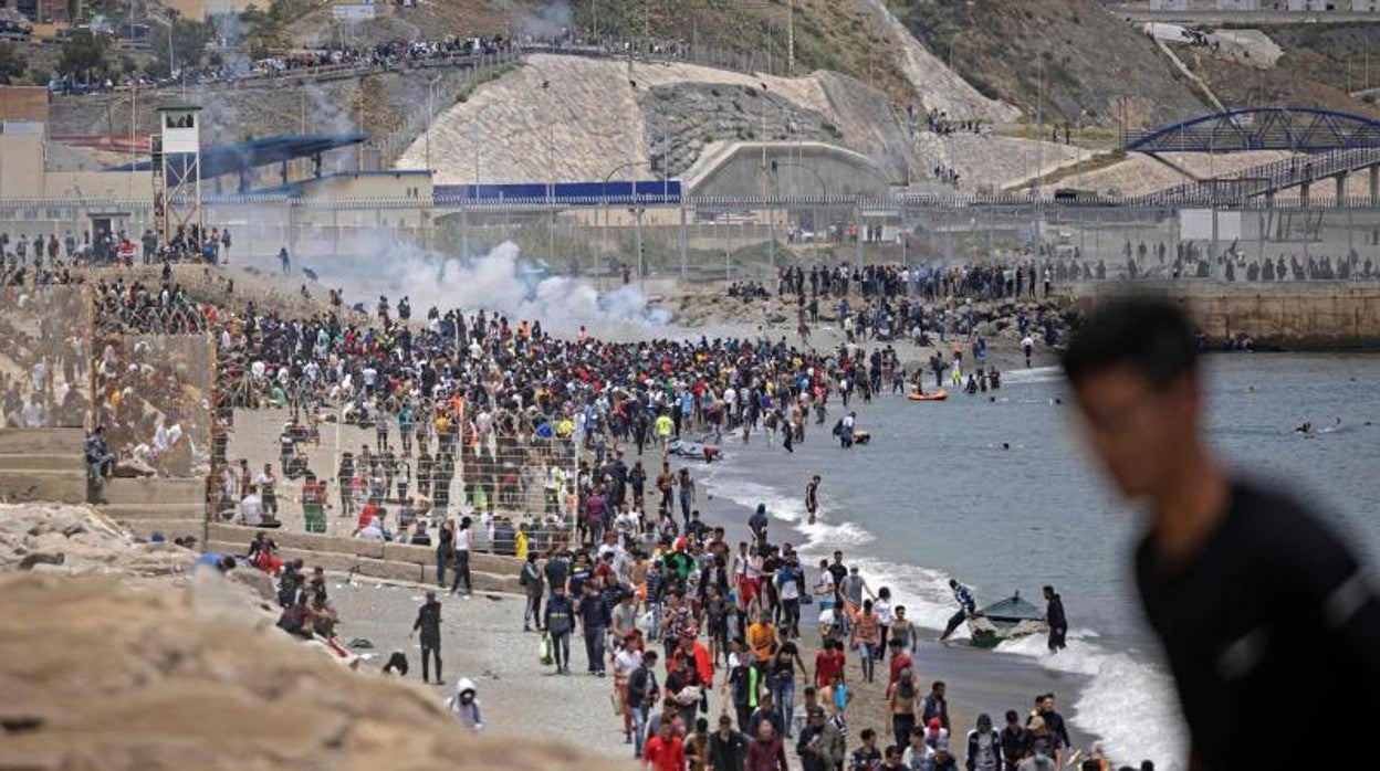 Situación en la frontera entre España y Marruecos en Ceuta, el martes