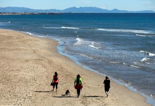 Imagen tomada en la playa del Puerto de Sagunto