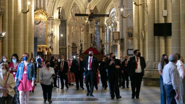 Último ‘reviernes’ del Cristo de la Vega con misa y procesión en la catedral de Toledo