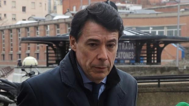 El juez procesa a Ignacio González por las adjudicaciones asociadas al campo de golf del Canal