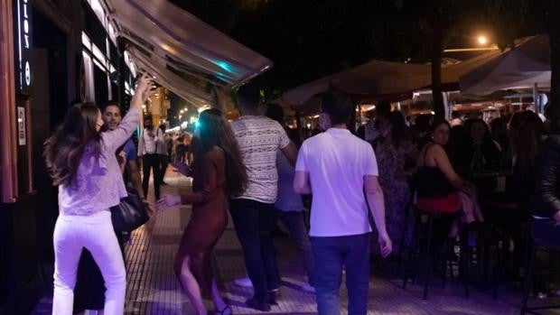 Madrid se abre a «ir recuperando el ocio nocturno» pero no lo aprobará mañana