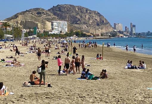 Imagen tomada en la playa del Postiguet de Alicante