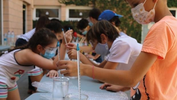 Caxton College ofrece «un verano de sonrisas»