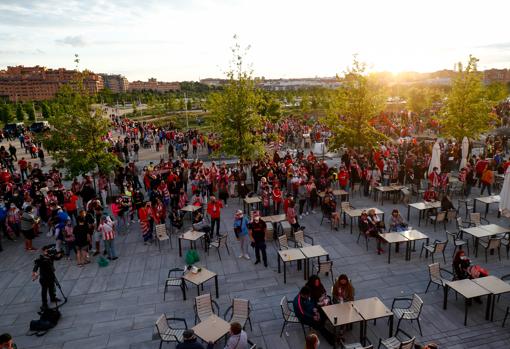 El Atlético ha instalado dos grandes terrazas a pie del estadio