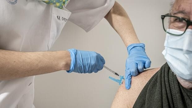 La Generalitat cita a 40.000 menores de 60 años vacunados con AstraZeneca para la segunda dosis