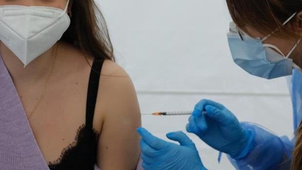 Aragón empieza a vacunar con Pfizer a quienes inoculó la primera dosis de Astrazeneca
