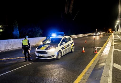 Imagen de un control del toque de queda en Valencia