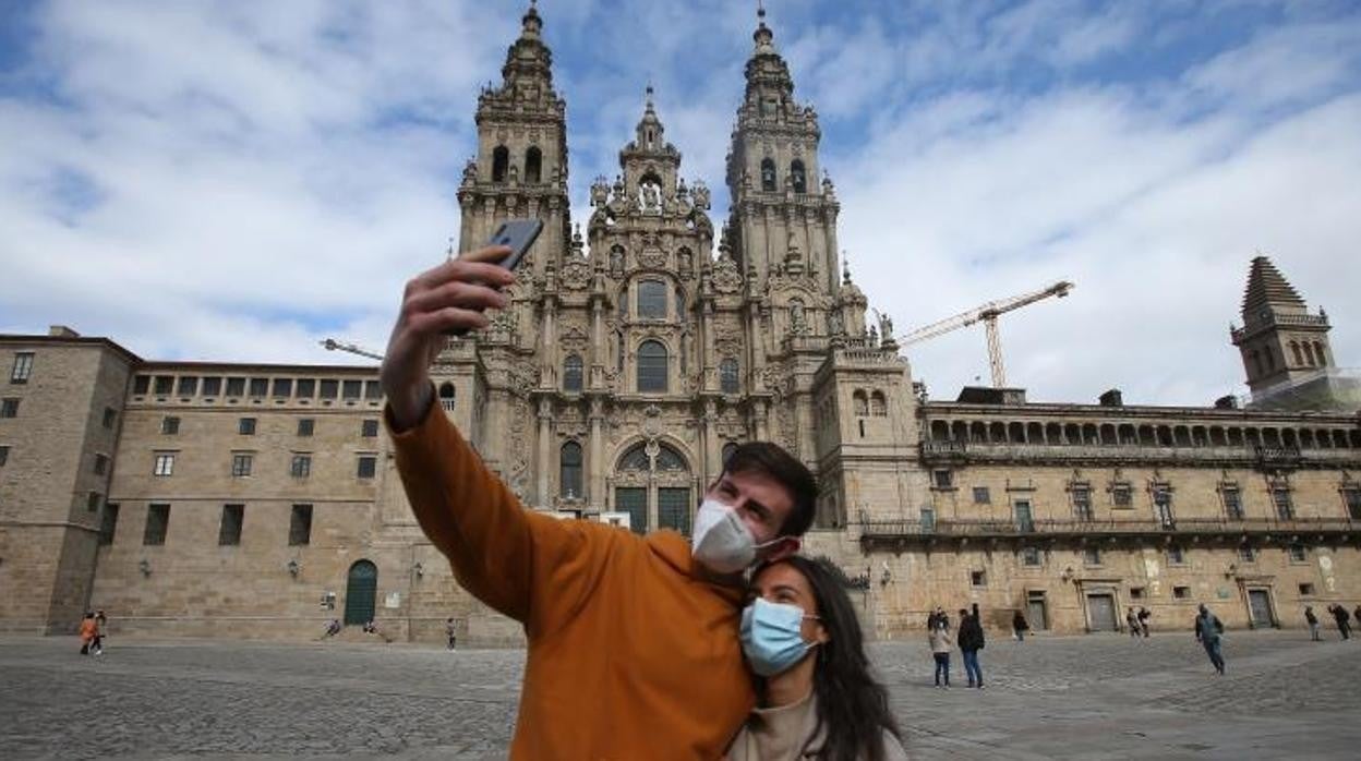 Turistas visitando Santiago de Compostela