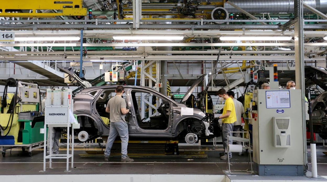 Renault estudia más paradas en junio y julio en las fábricas de Valladolid por la falta de semiconductores