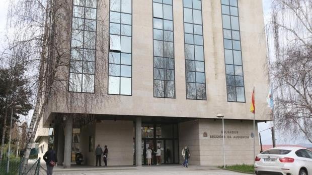 Condenan a un padre de Vigo a tres meses de prisión por abofetear a su hija