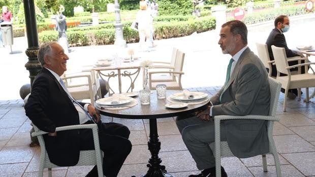 El Rey y el presidente de Portugal, de almuerzo en la plaza de Oriente