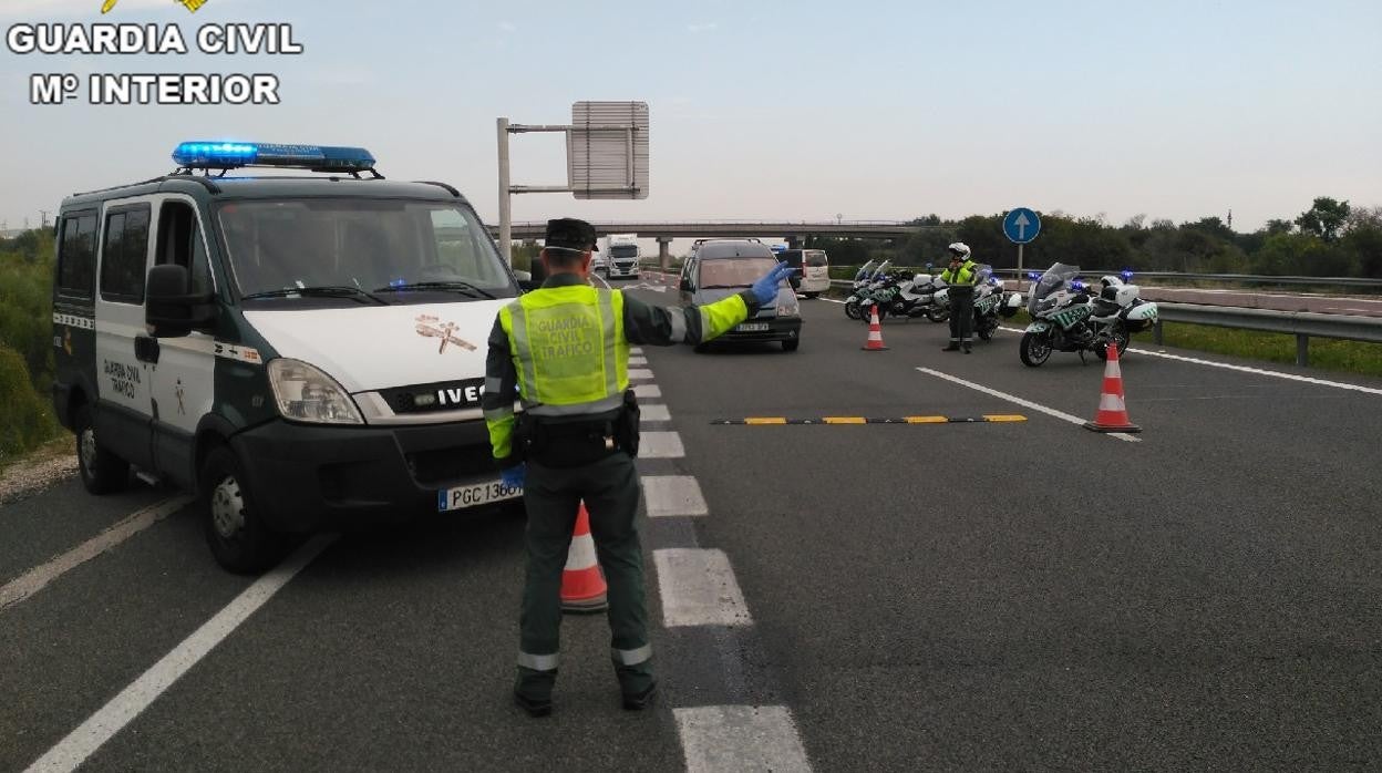 Imagen de un control de la Guardia Civil