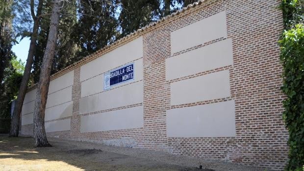 Restaurada la tapia del convento carmelita de Boadilla del Monte, un BIC de 350 años de antigüedad