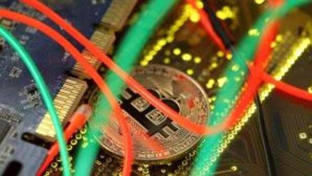 Estafan 29.500 euros a una mujer de 74 años y los convierten en criptomonedas