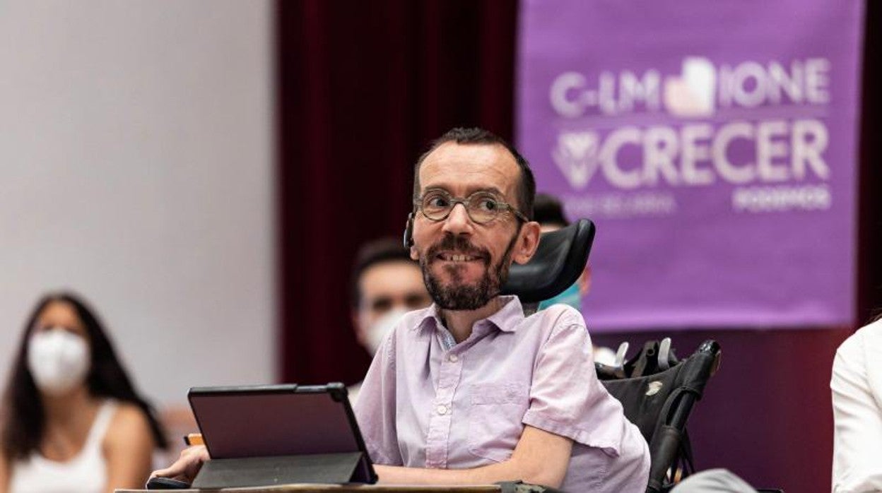 El portavoz del grupo parlamentario Podemos, Pablo Echenique, en Toledo en un encuentro de apoyo a la candidatura liderada por Ione Belarra a la Secretaría General de Podemos