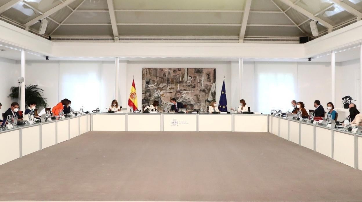 Panorámica del Consejo de Ministros, celebrado ayer, en La Moncloa