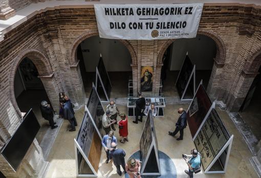 Imagen de la exposición en Valencia que recorre 60 años de terrorismo en España