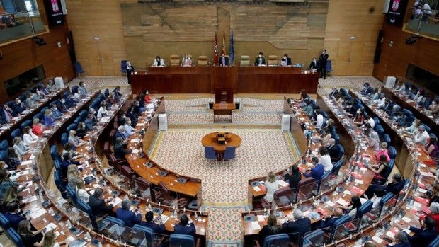 Los partidos tendrán que votar en la Asamblea de Madrid la comisión sobre las residencias