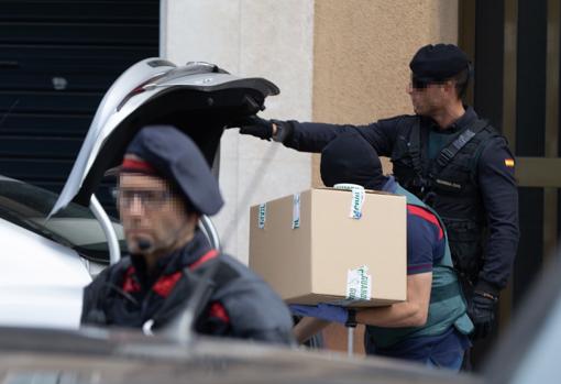 Los Mossos durante una operación contra los CDR en septiembre de 2019