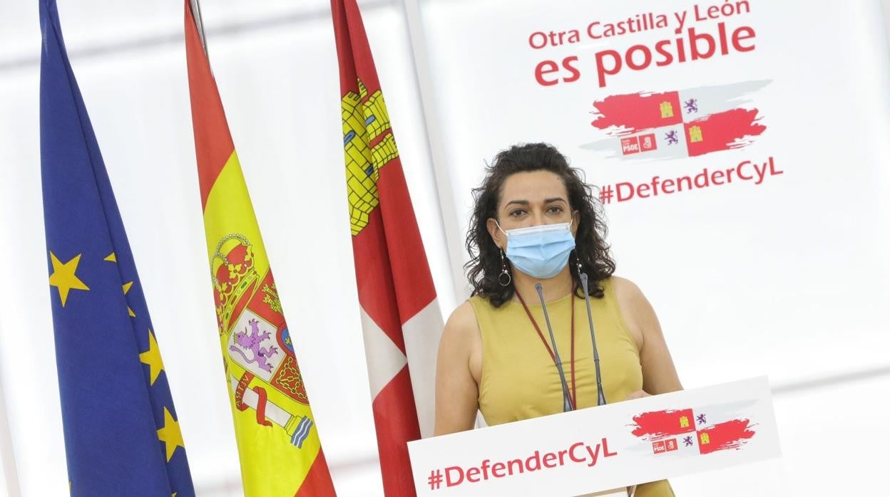 La socialista Alicia Palomo, durante la rueda de prensa