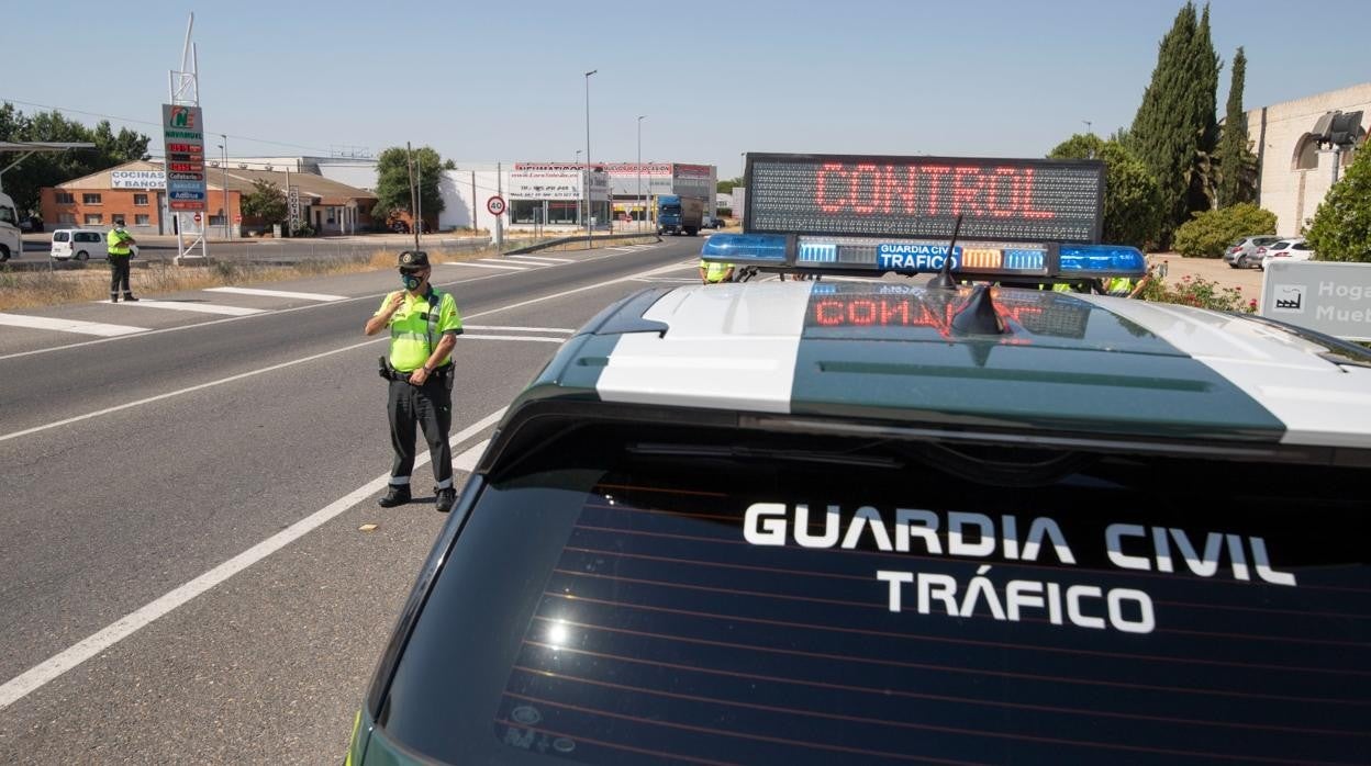 Uno de los controles de la Guardia Civil de Tráfico