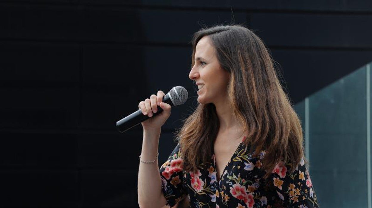 Ione Belarra durante un acto de la campaña a la secretaría general de Podemos