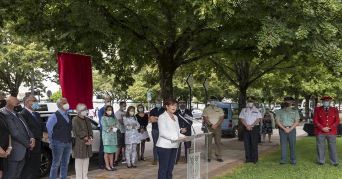 Maite Alcocer, hija de Jesús Alcocer, pronunción unas palabras de agradecimiento ante los asistentes.