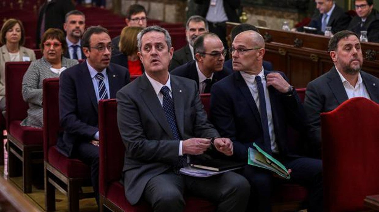 Los condenados e indultados del 'procés', durante el juicio celebrado en el Supremo / Aragonés: «Saldrán con la cabeza alta y las ideas intactas para construir una república catalana»