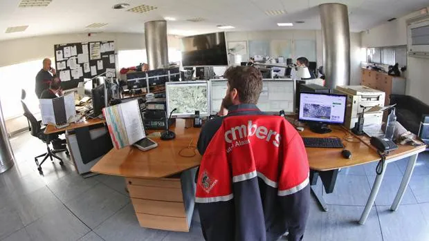 La Diputación de Alicante destina 700.000 euros en aportaciones a los bomberos de 114 municipios