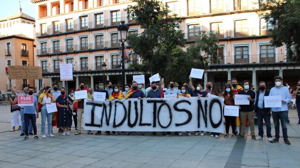 Un momento de la concentración en la plaza de Zocodover