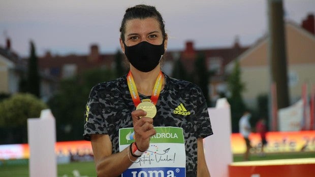 Irene Sánchez-Escribano sigue reinando en los 3.000 metros obstáculos: quinto triunfo nacional consecutivo